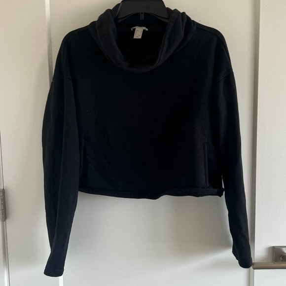 Forever 21 cropped turtleneck Active Sweater - Picture 1 of 4
